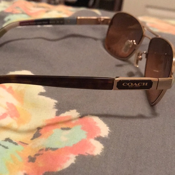 Coach sunglasses - Picture 3 of 9